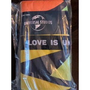 Universal Studios Love‎ is Universal Quick Dry Towel